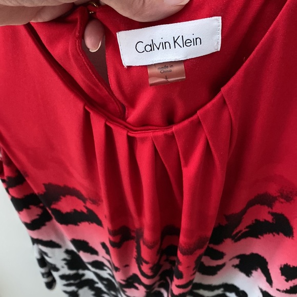 Calvin Klein Size Large Shell - Picture 2 of 4